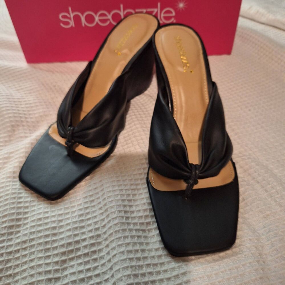 New - The Perfect Little Black Sandal size 8.5 Narrow ShoeDazzle Light Easy Wear